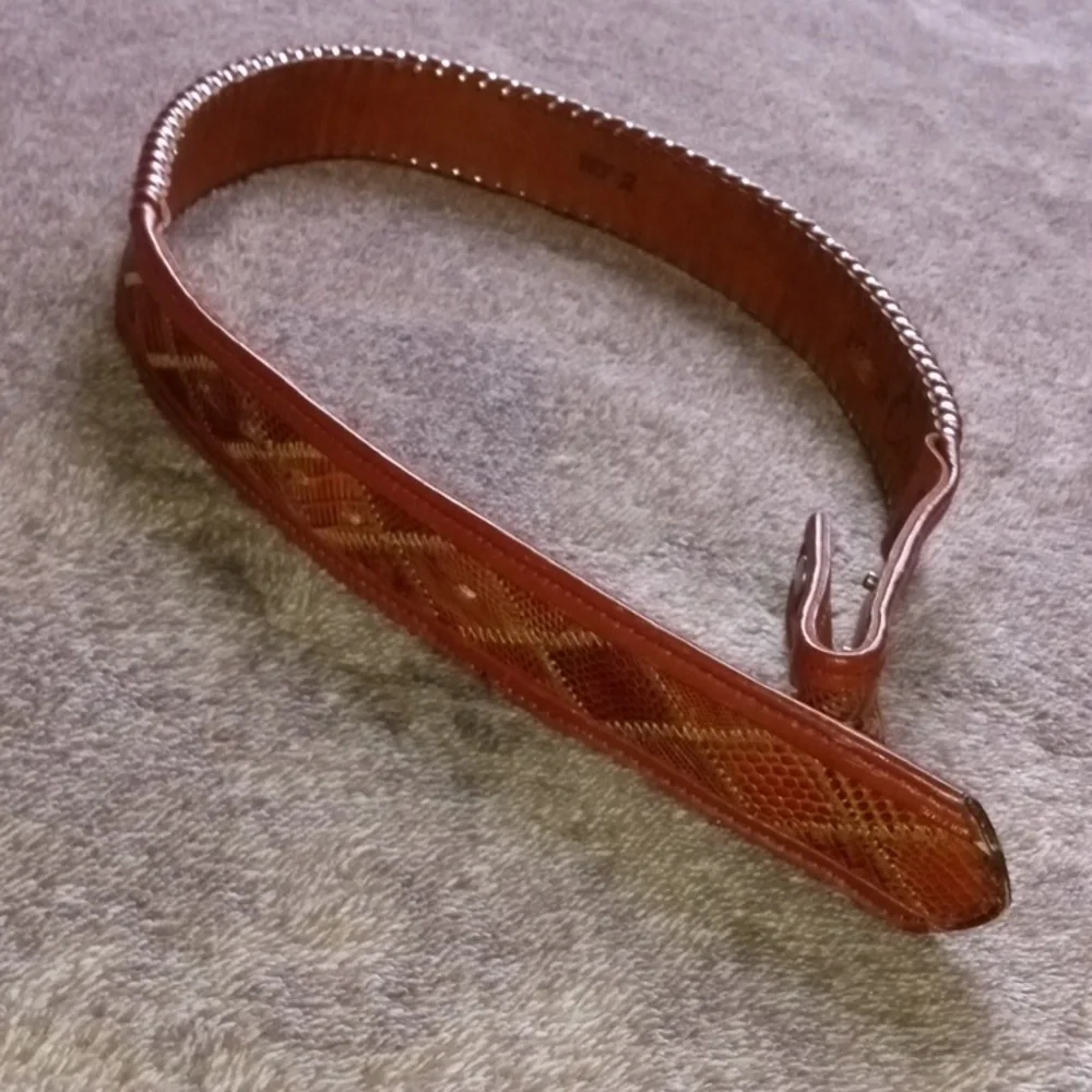 Circle Y size 28 snakeskin textured diamond pattern belt NO BUCKLE